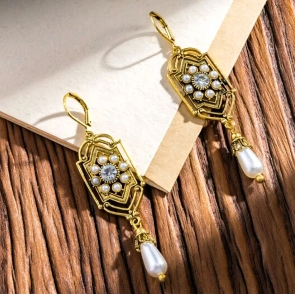 ANTHROPOLOGIE VINTAGE INSPIRED JEWEL EARRINGS - Picture 2 of 2